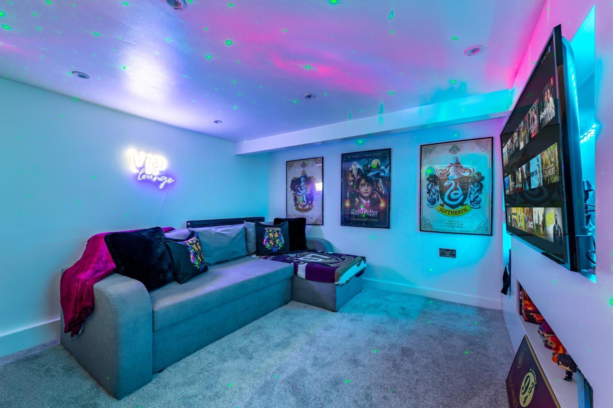 The Hogwarts Retreat - Cinema Room - Special May Offer - 25Th - 31St Уотфорд Екстериор снимка