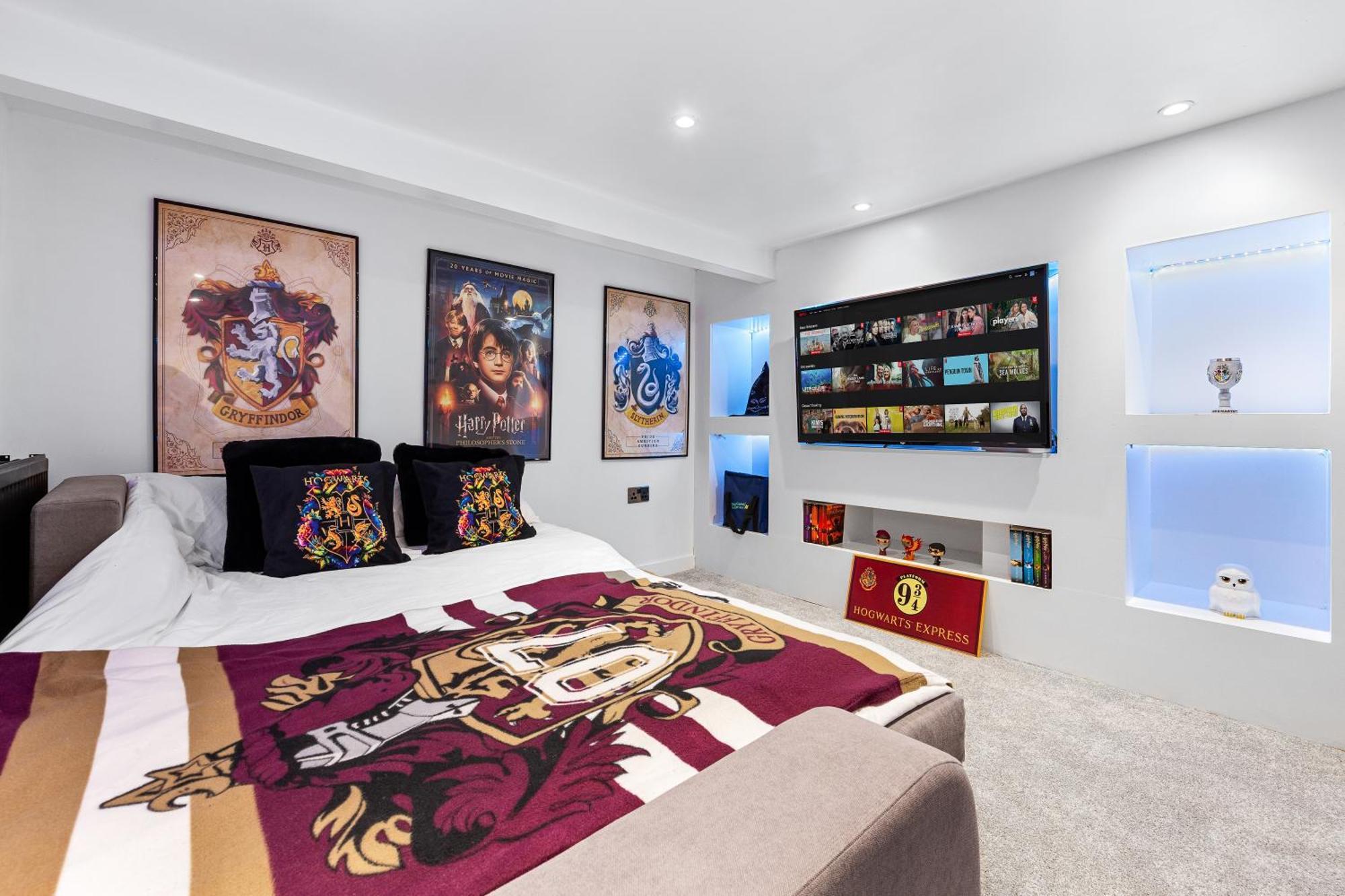 The Hogwarts Retreat - Cinema Room - Special May Offer - 25Th - 31St Уотфорд Екстериор снимка