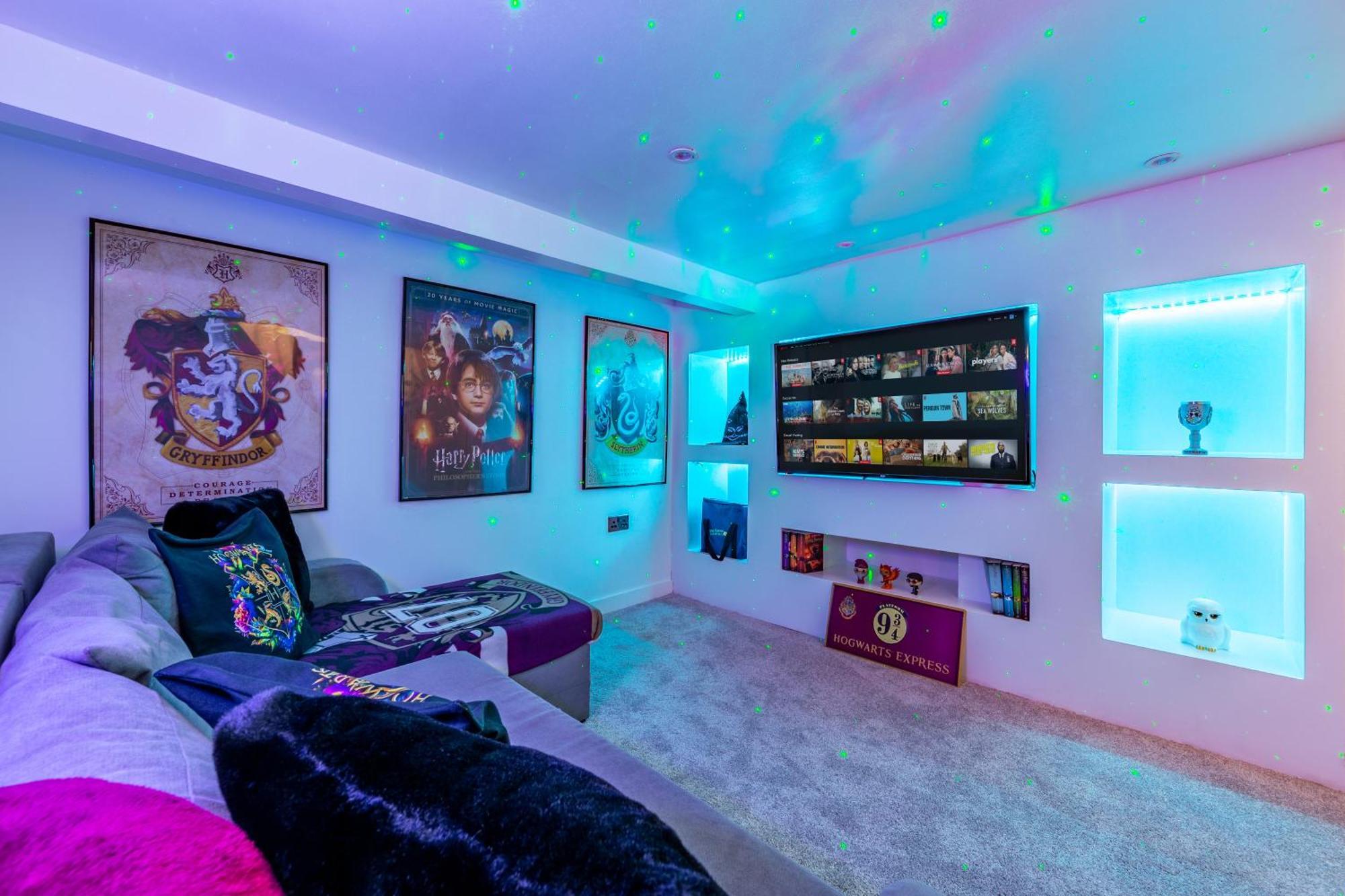 The Hogwarts Retreat - Cinema Room - Special May Offer - 25Th - 31St Уотфорд Екстериор снимка