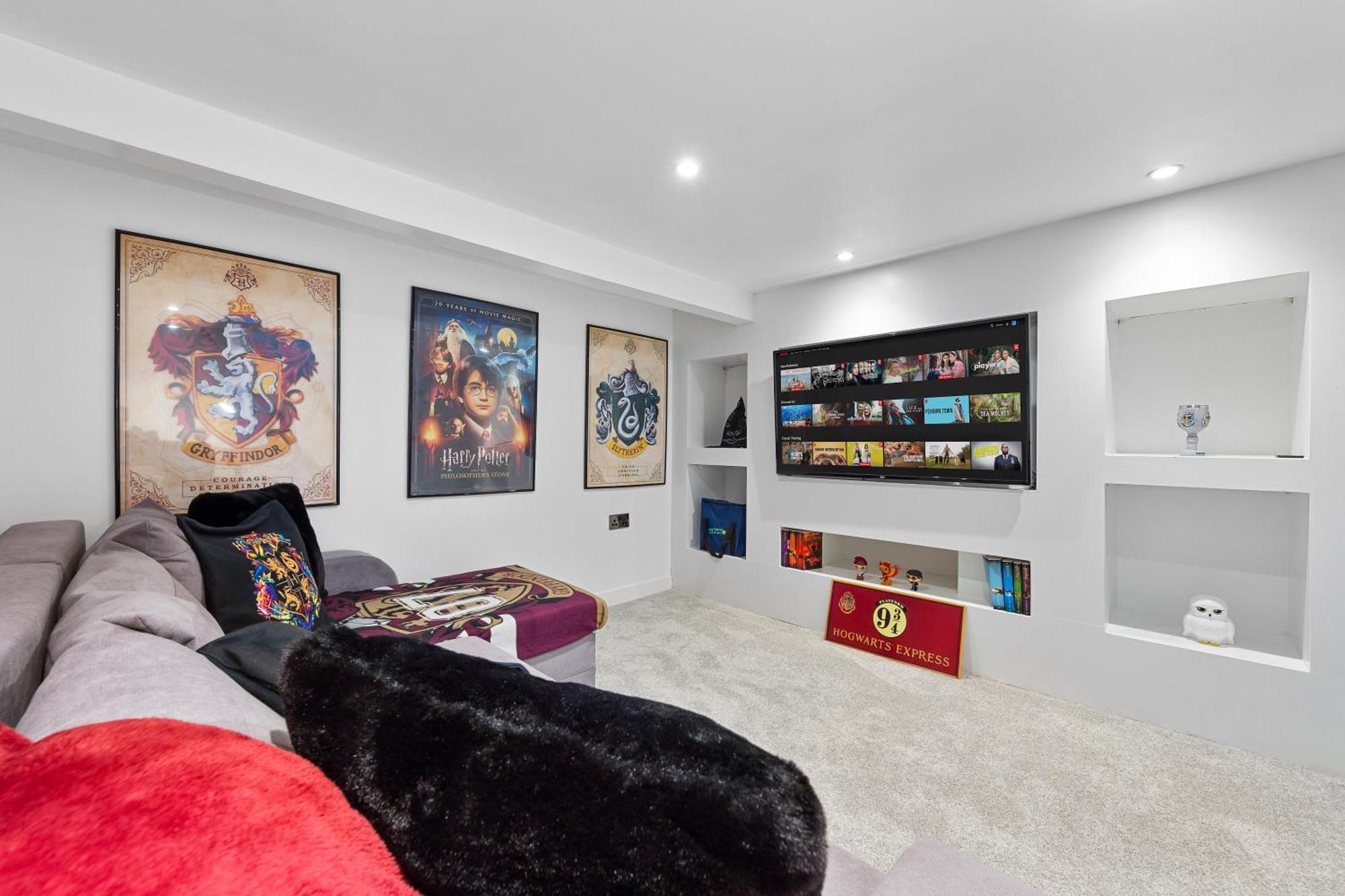 The Hogwarts Retreat - Cinema Room - Special May Offer - 25Th - 31St Уотфорд Екстериор снимка