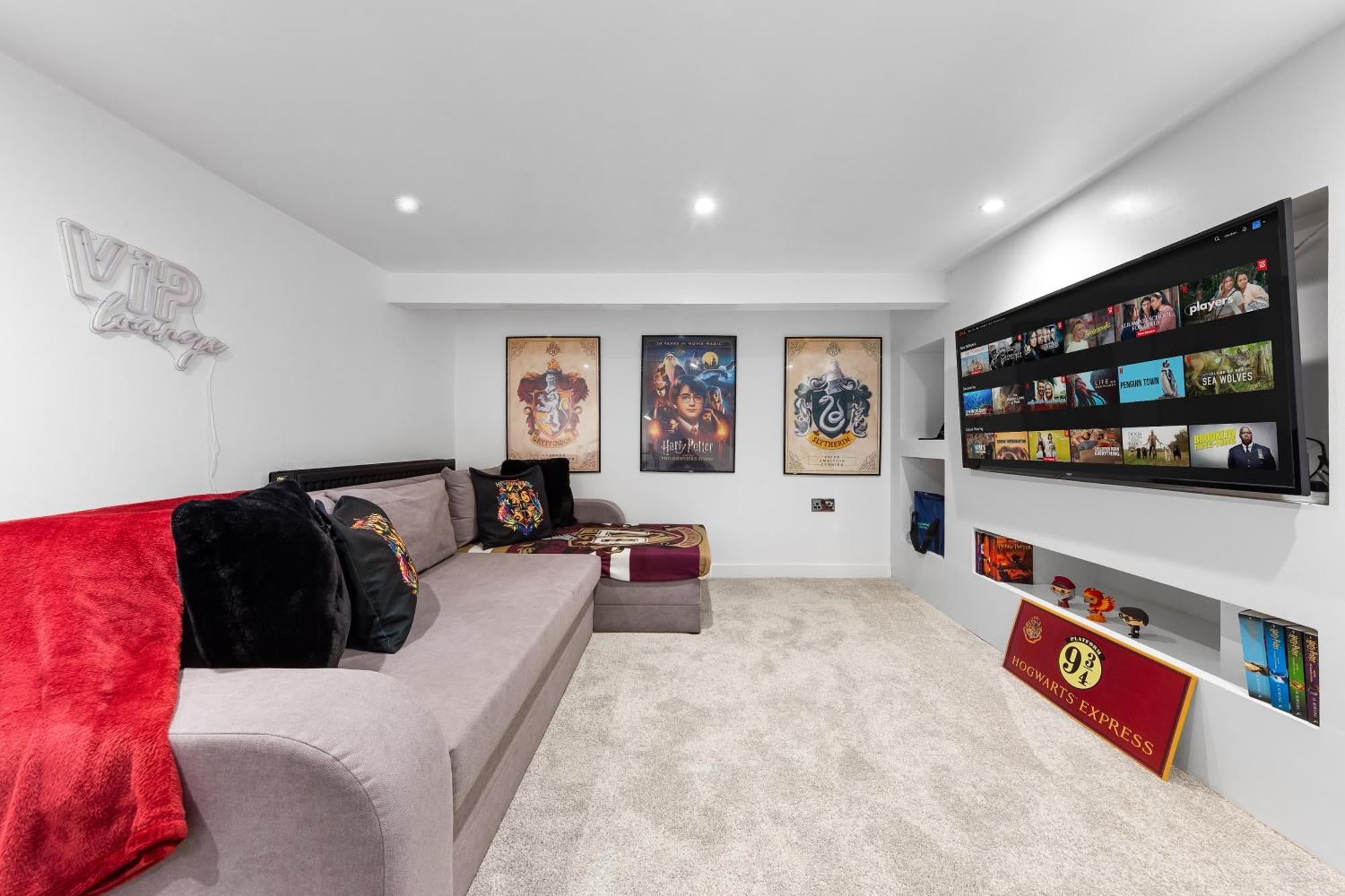 The Hogwarts Retreat - Cinema Room - Special May Offer - 25Th - 31St Уотфорд Екстериор снимка