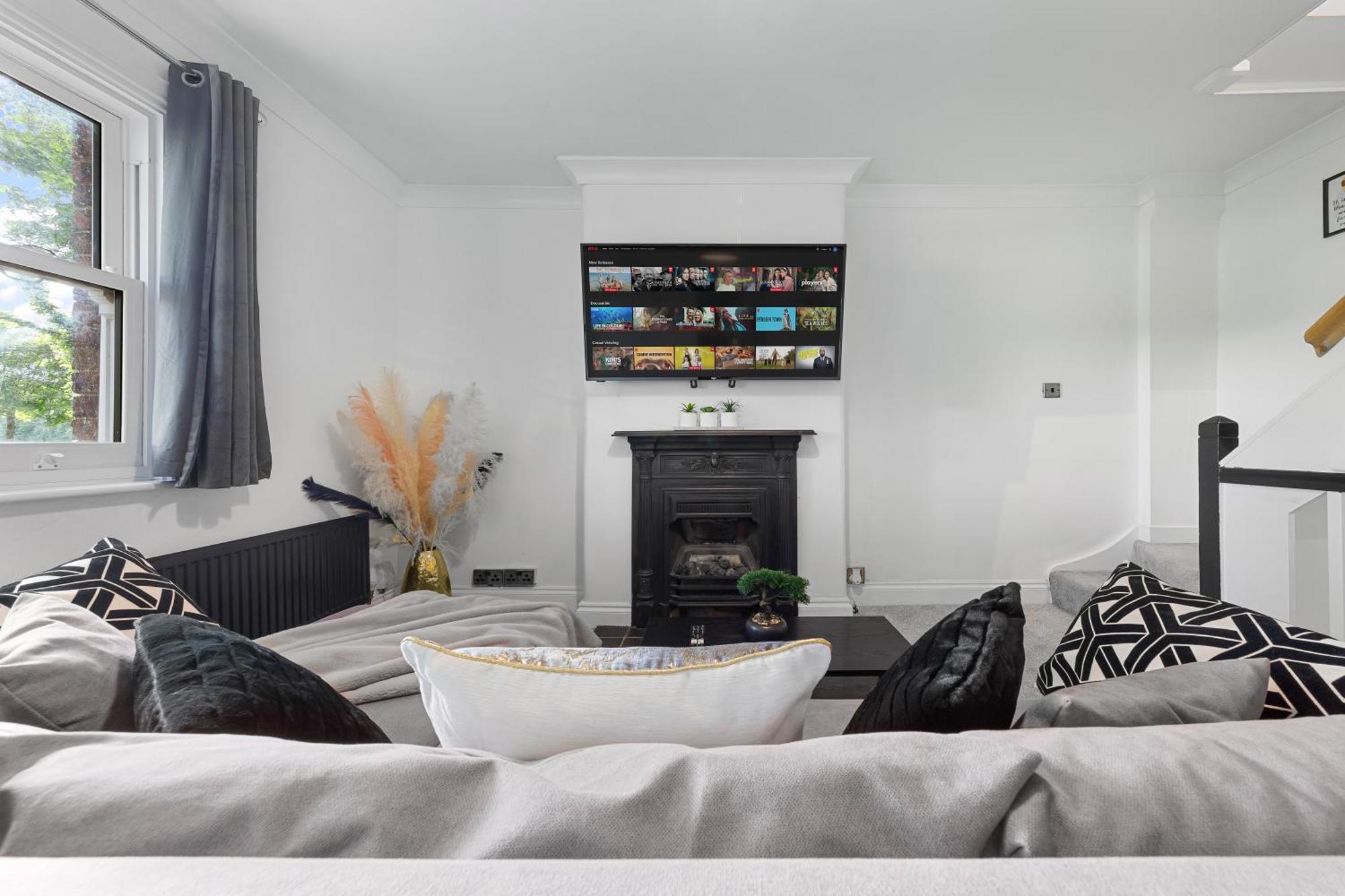 The Hogwarts Retreat - Cinema Room - Special May Offer - 25Th - 31St Уотфорд Екстериор снимка